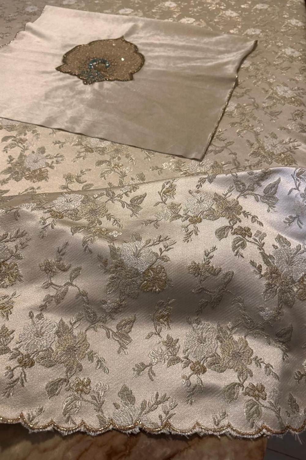 Heavy Satin Jacquard Table Linen Set