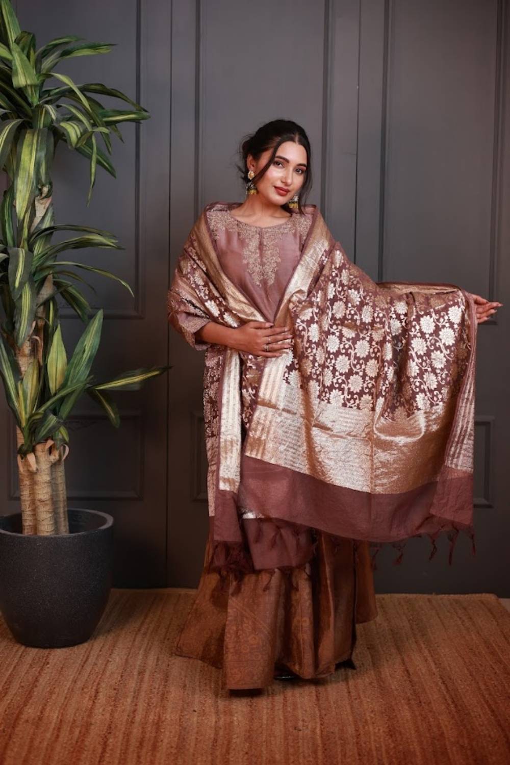 Noor-e-Zari | Handcrafted Zardozi Kurta Set with Tissue Dupatta